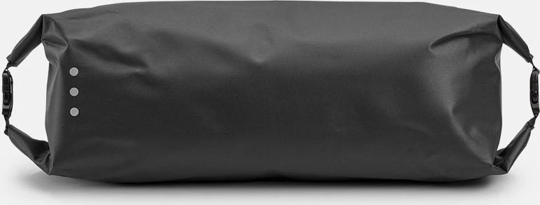 Brooks Vairaračio krepšys BROOKS SCAPE HANDLEBAR ROLL, juoda, talpa 9-11 l, tvirtinimas dirželiais, atsparumas vandeniui IPX4 (NAUJIENA)