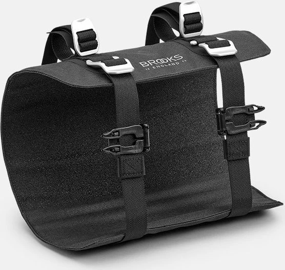 Brooks Vairaračio krepšys BROOKS SCAPE HANDLEBAR ROLL, juoda, talpa 9-11 l, tvirtinimas dirželiais, atsparumas vandeniui IPX4 (NAUJIENA)