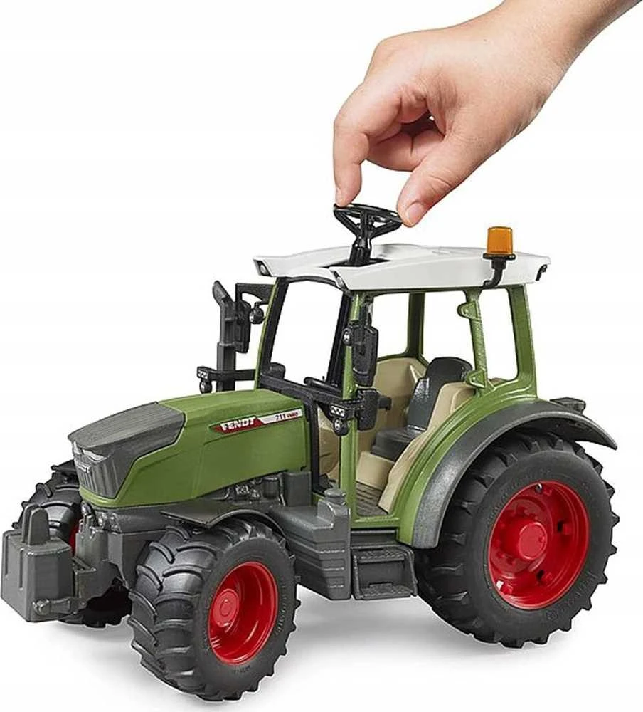 BRUDER 1:16 Fendt Vario 211 traktorius, 02180