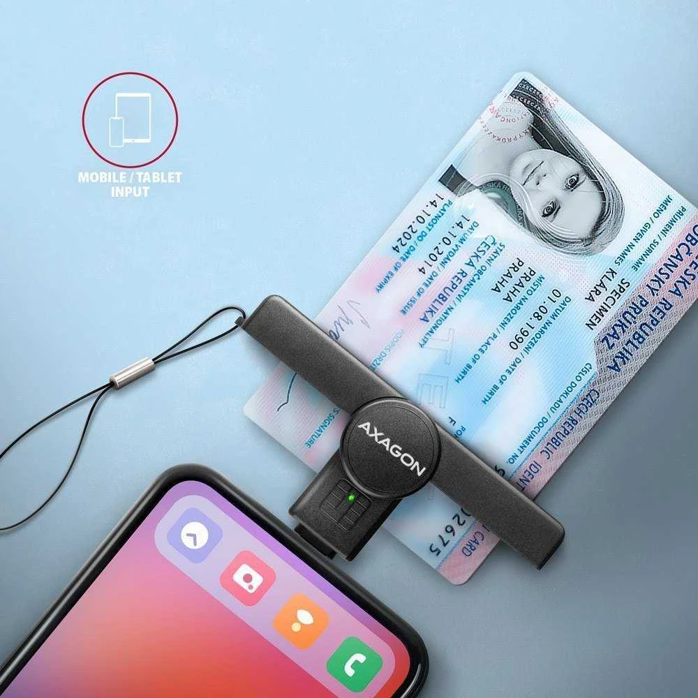 „Axagon“ sulankstomas kišeninis USB-C išmaniųjų / ID kortelių skaitytuvas.