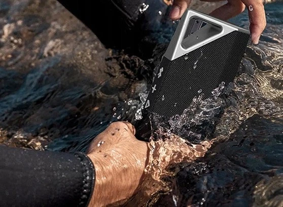 Bugani Brief – kompaktiška nešiojama Bluetooth kolonėlė, pilka