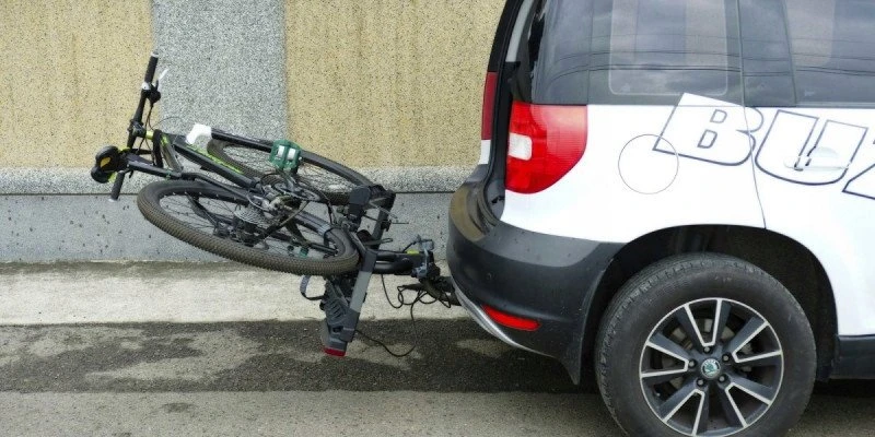 Towbar Bike Rack BuzzRack EAZZY 2