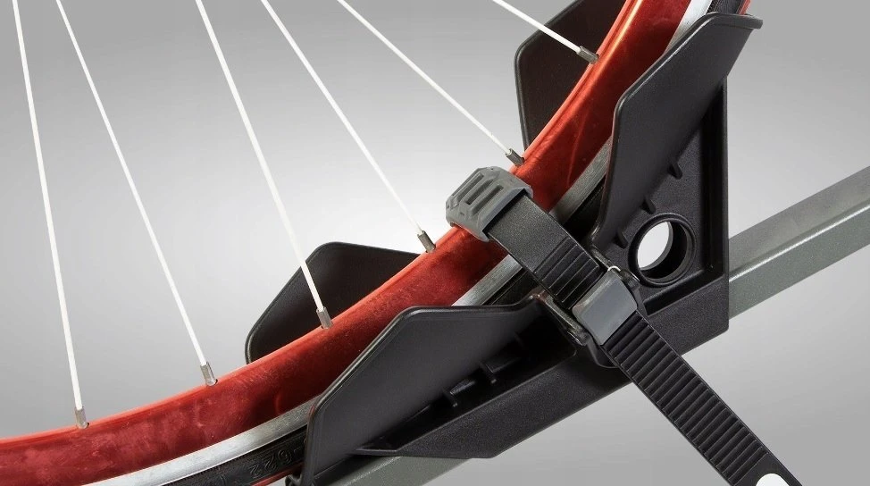 Keturių dviračių laikikis ant kablio BuzzRack BUZZRACER 4