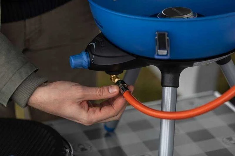Campingaz Campingaz „Party Grilis 400 Caravan Connect“ dujinė viryklė, dujinė kepsninė (juoda/mėlyna, 30 mbar, su prijungimu prie namelio ant ratų, modelis 2023)