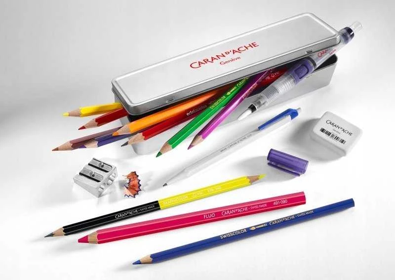 Caran d`Arche penalas Metalinis pieštukų dėklas su BTS CARAN D'ACHE įranga, 16 elementų