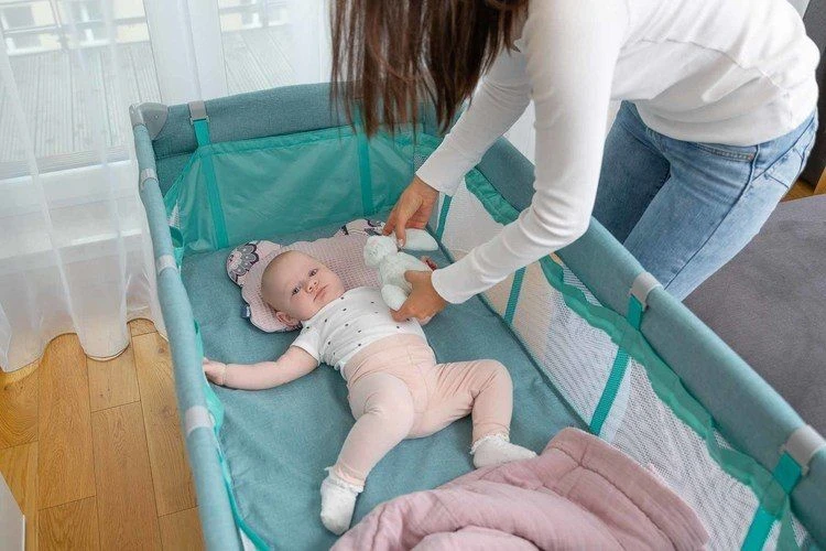 Kelioninė lovelė CARETERO Basic Plus grafito spalvos