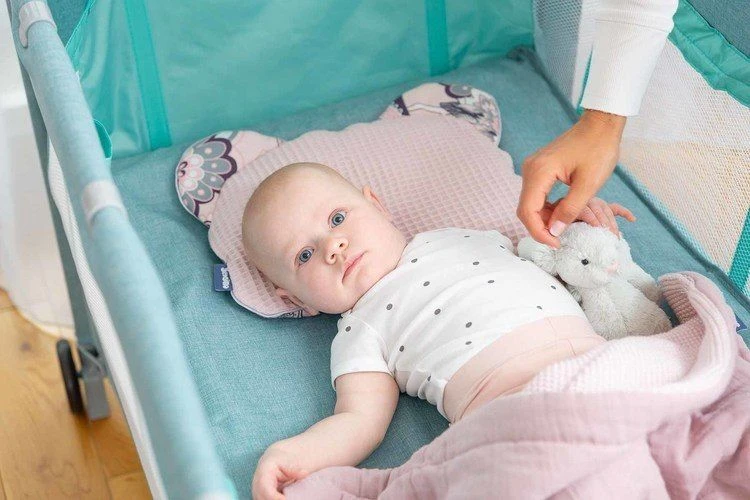 Kelioninė lovelė CARETERO Basic Plus grafito spalvos