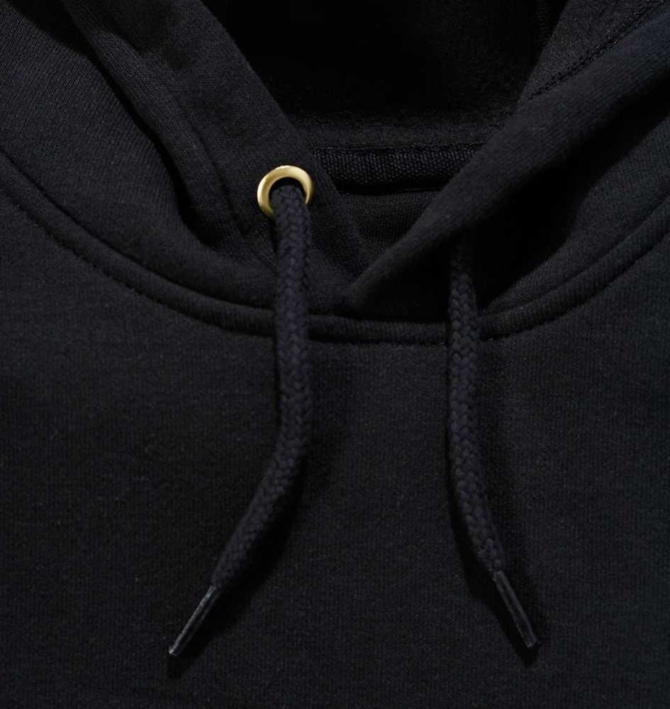 „Carhartt“ džemperis su „Signature“ logotipu ant rankovės, juodas