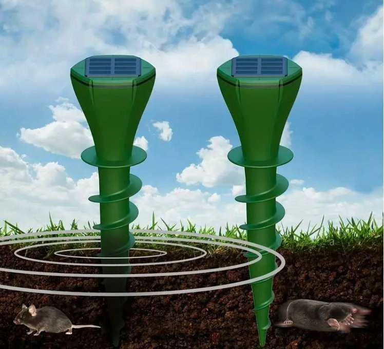Kenkėjų atbaidymo sraigtiniai smaigai su saulės energija