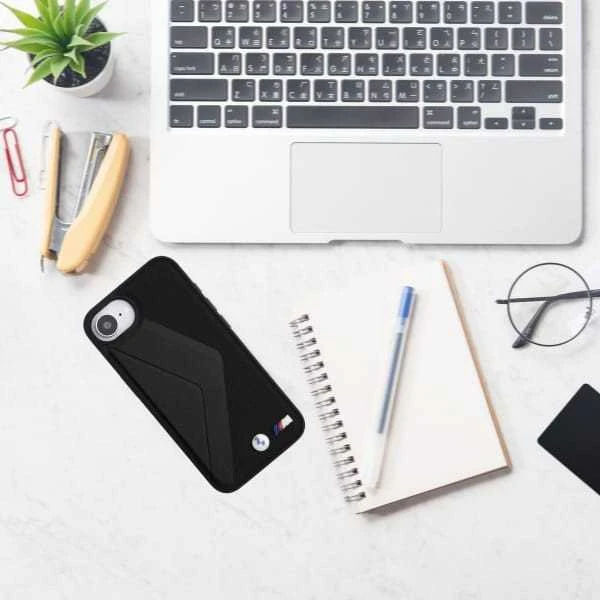 BMW „Oversized Stripes“ „MagSafe“ dėklas, skirtas „iPhone 16e“ - juodas