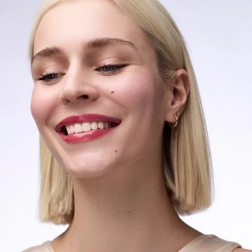 „Catrice Butter Drippin' Glossy“ lūpų balzamas lūpoms, 050 (Cherry Delicious), 10 ml
