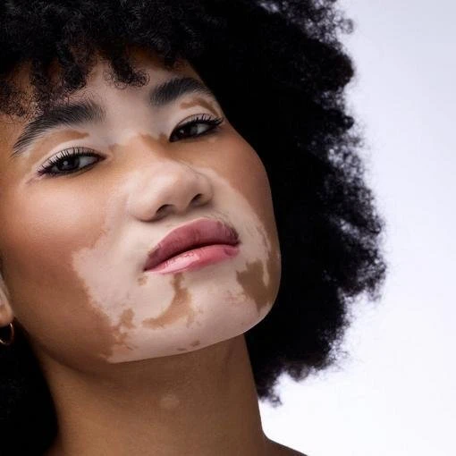 „Catrice Butter Drippin' Glossy Balsamo Labial“ lūpų balzamas „030-Butter Together“, 10 ml