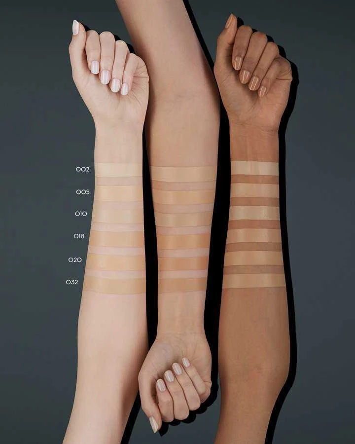 "Catrice True Skin" gerai dengiantis maskuoklis 010-Cool Cashmere