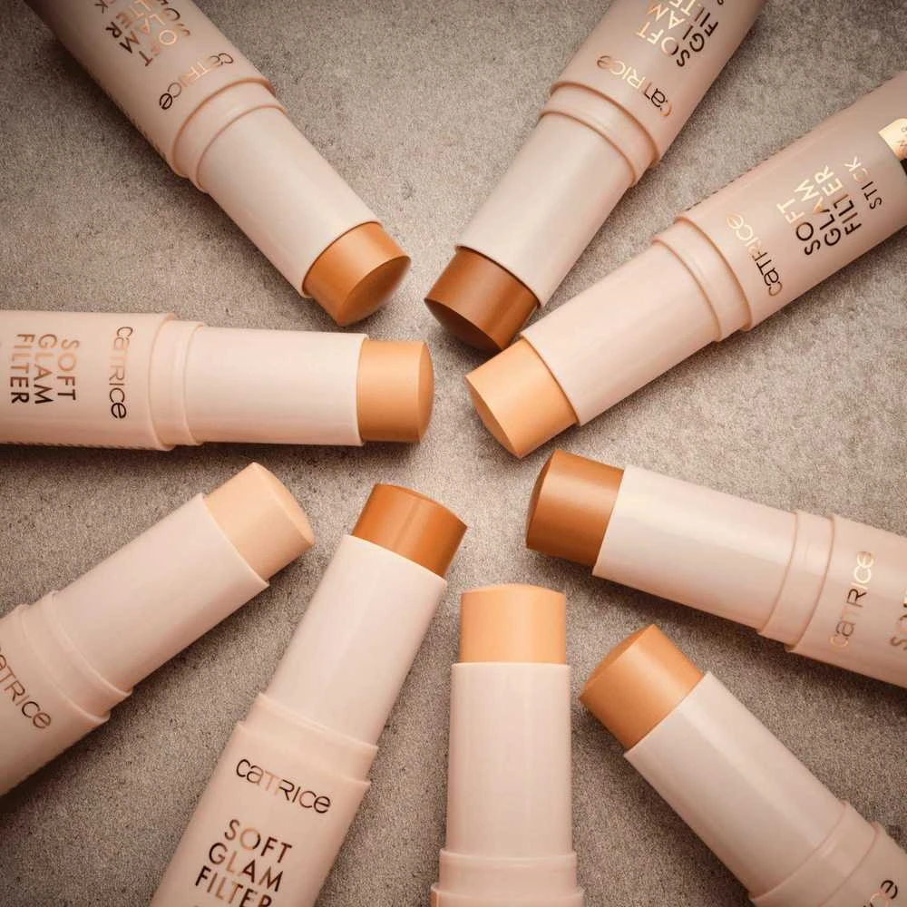 Catrice Soft Glam Filter Stick pieštukinė švytėjimo suteikianti priemonė, atspalvis: 030-Medium, 9 g