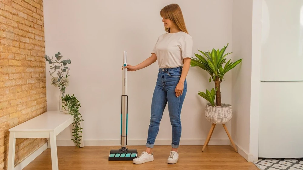 Cecotec Cecotec FreeGo Wash&Vacum Purškiklis Mop automatinis