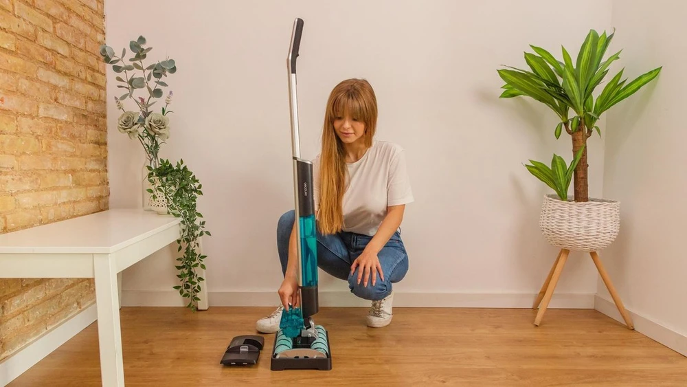 Cecotec Cecotec FreeGo Wash&Vacum Purškiklis Mop automatinis