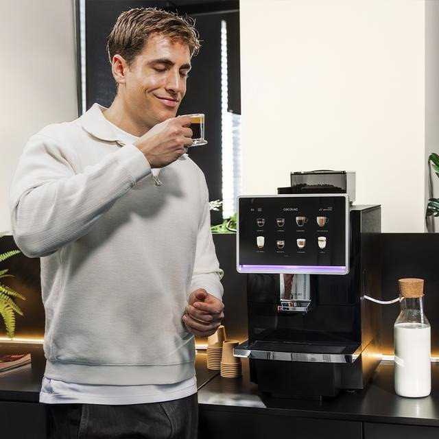 Slėginis kavos aparatas Cecotec Cremmaet Coffice
