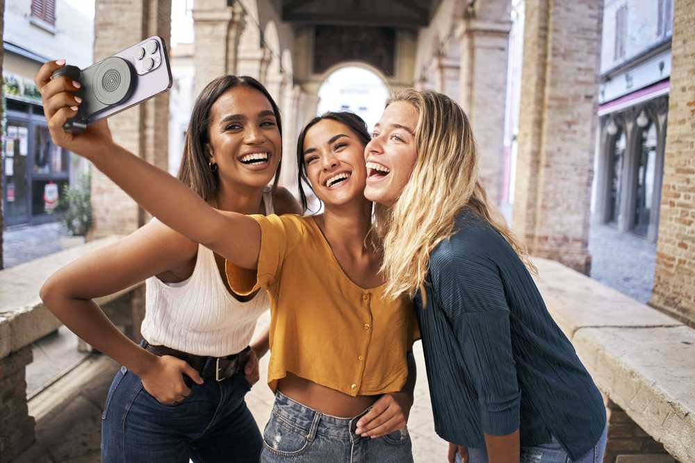 Cellular Line Cellularline Pics Mag Universalus Bluetooth asmenukių laikiklis juodas