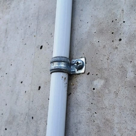 Celo 932F CELO Vienvietis laikiklis F 32mm kabeliui, metalinis CNBOP 100 vnt.