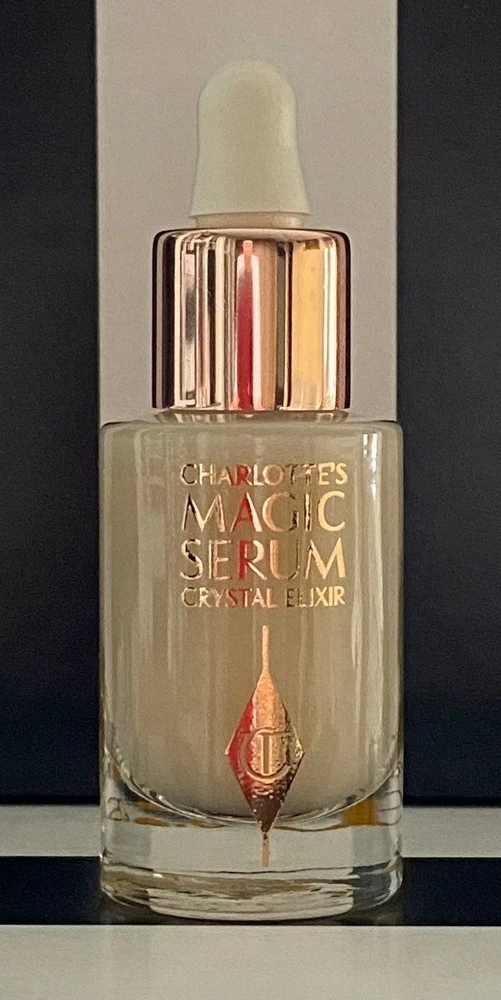Charlotte Tilbury Magic Crystal Eliksyras drėkinamasis veido serumas, 30 ml