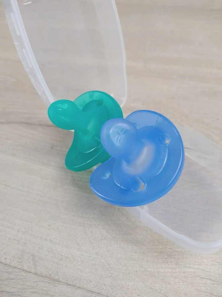 Chicco Čiulptukas nusiraminimui Soft mėlyna 2vnt. 6-16m