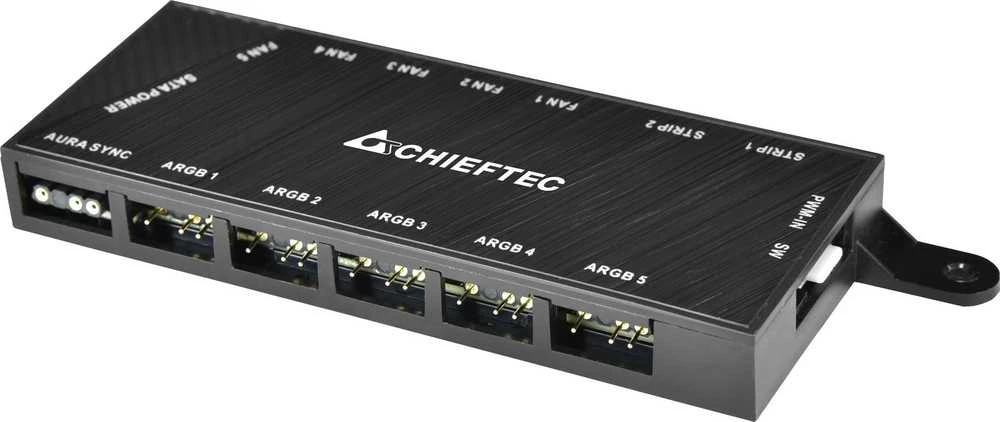 CHIEFTEC Hunter žaidimų važiuoklė ATX juoda
