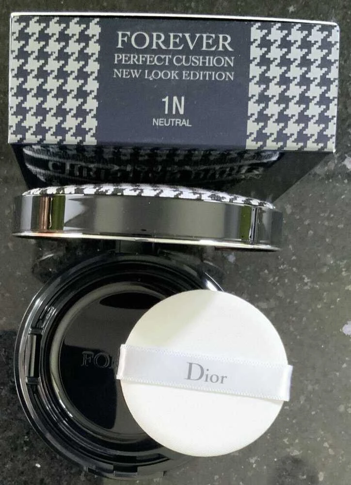 Christian Dior Forever Skin Cushion ilgai išliekantis kompaktiškas makiažo pagrindas 1N SPF 50, 14 g