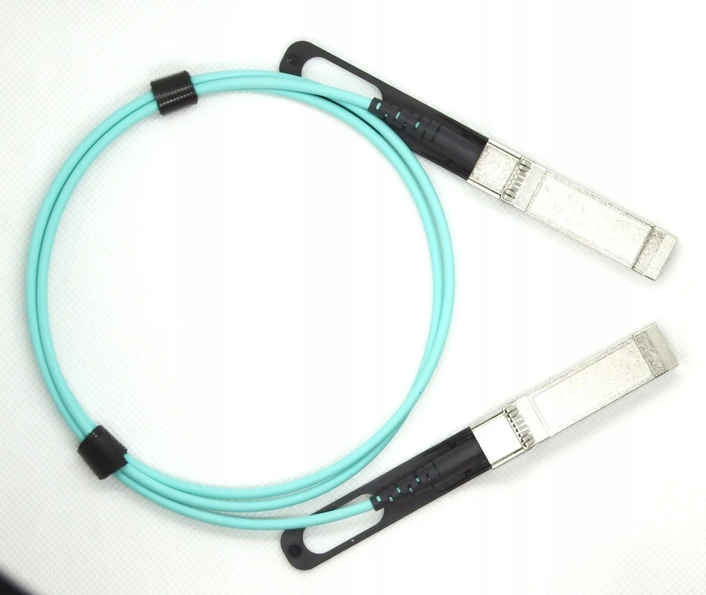 Cisco kabelis 25GBASE aktyvus optinis SFP28 1m (SFP-25G-AOC1M=)