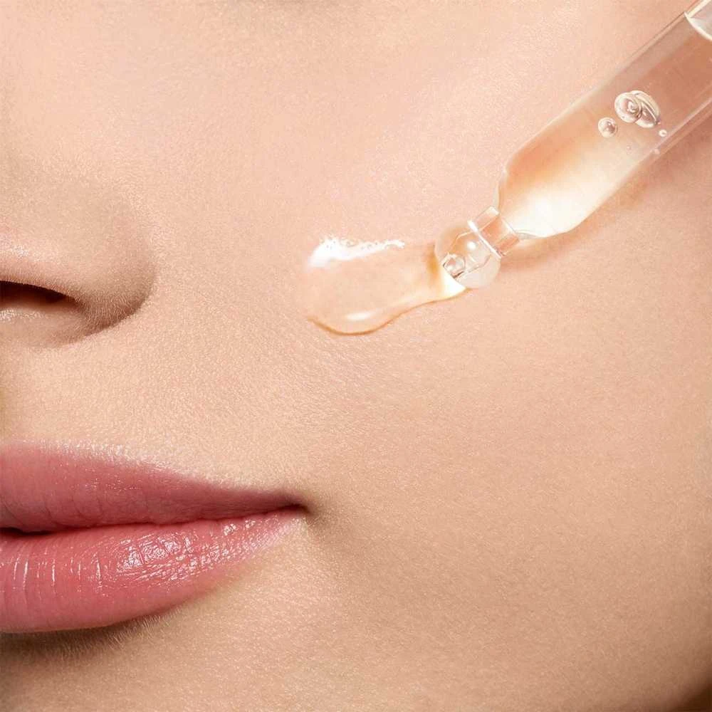 Clarins Beauty Flash Fresh Ampoule skaistinantis serumas veidui su vitaminu C, 8 ml
