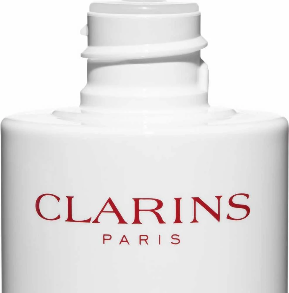 Clarins Bright Plus į tamsias dėmes nukreipta gydomoji esencija