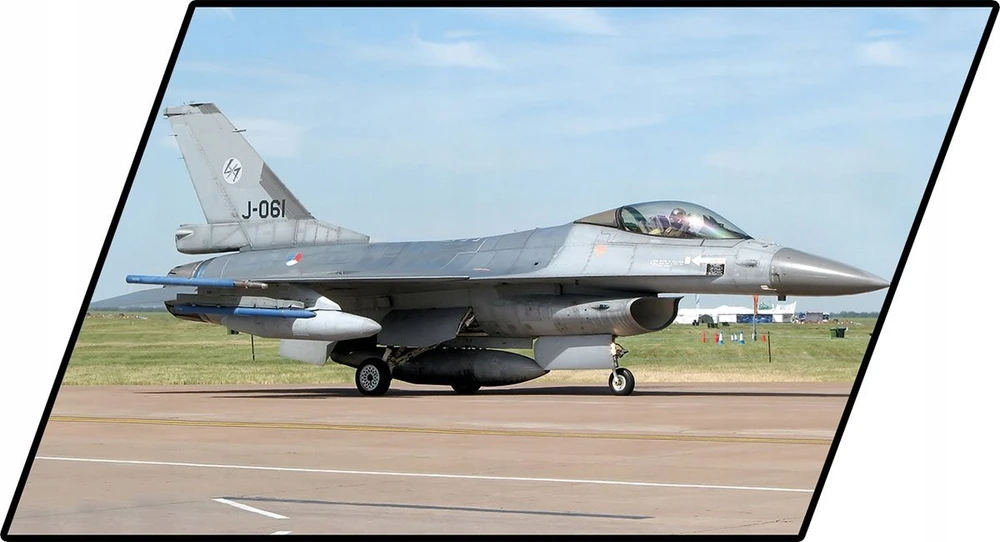 Cobi Klocki F-16 kovojantis falcon 425 blokai