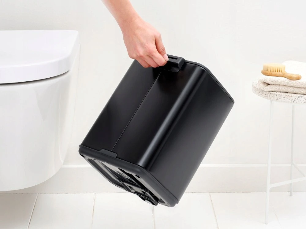 Brabantia atkritumu tvertne ar pedāli Bo, 7l, matēta melna