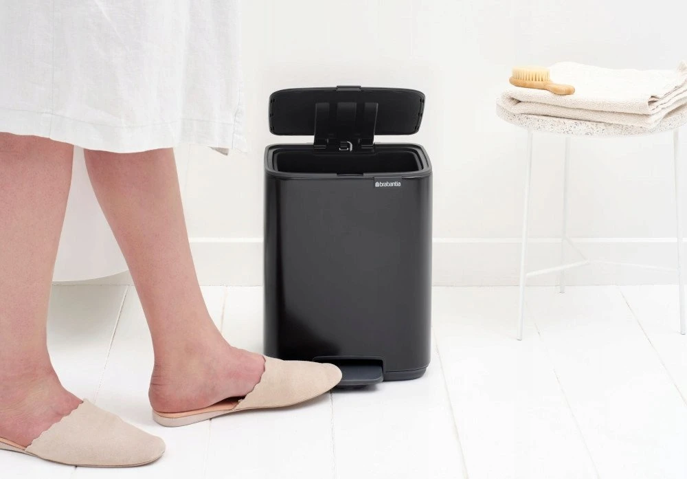 Brabantia atkritumu tvertne ar pedāli Bo, 7l, matēta melna