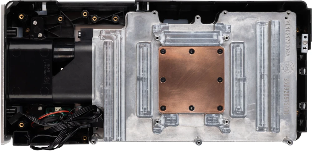 LYNK+ RTX 5090 aušinimo modulis su variniu pagrindu