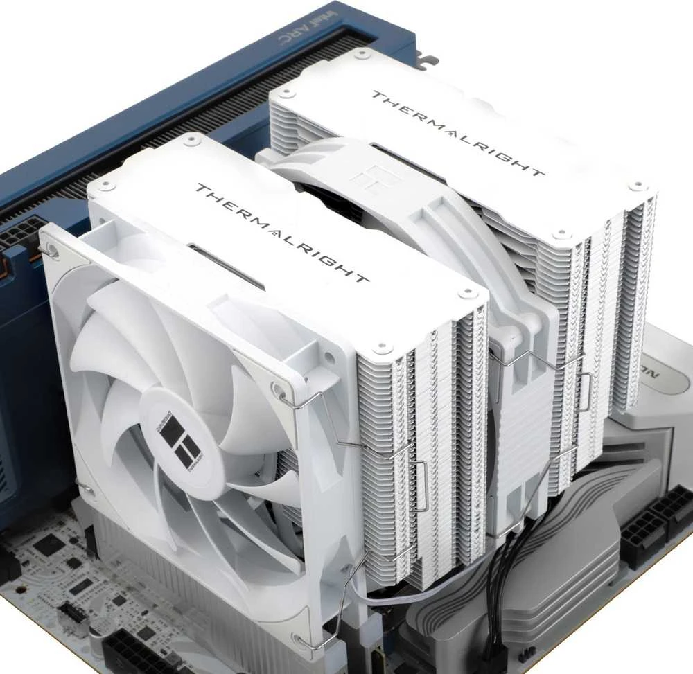 Thermalright Peerless Assassin 140 dviejų bokštų aušintuvas