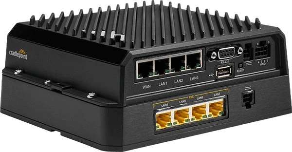 Maršrutizatorius Cradlepoint R1900 valdomas priedas PoE komutatorius (MB-RX30-POE)