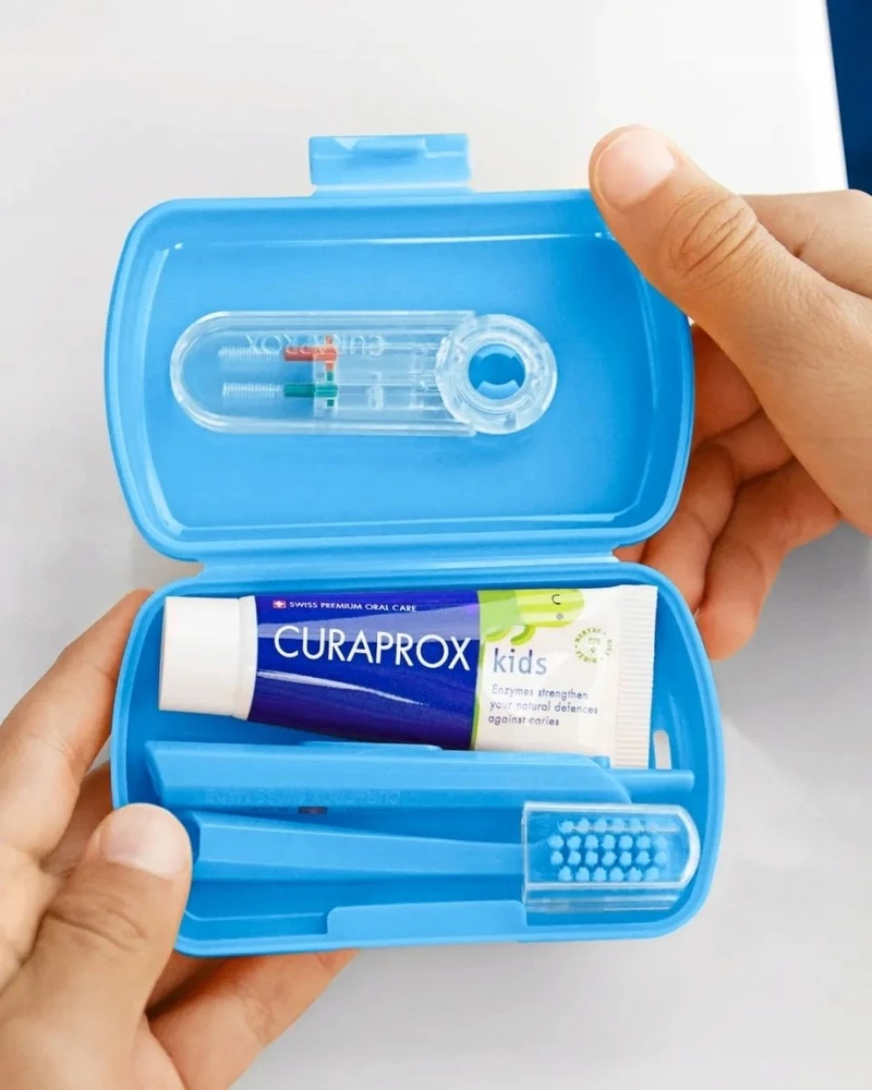 Dantų šepetėlis Curaprox TRAVEL SET KIDS Mėlynas