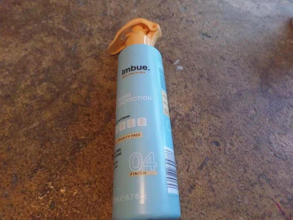 „Curls Imbue“ – garbanas apsaugantis nuo karščio purškiklis (200 ml)