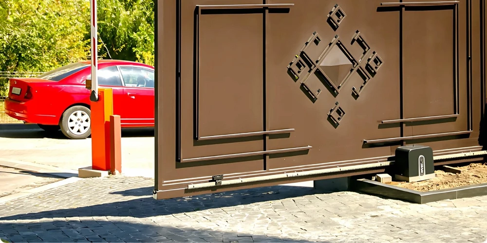 FAAC „Cyclo C720 FDS“ komplektas – 24 V automatika iki 400 kg svorio stumdomiems vartams