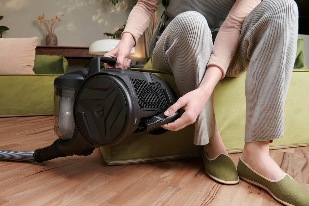 Hoover dulkių siurblys | HP105HM 011 | Be maišelio | Galia 700 W | Dulkių talpa 2 L | Juodas