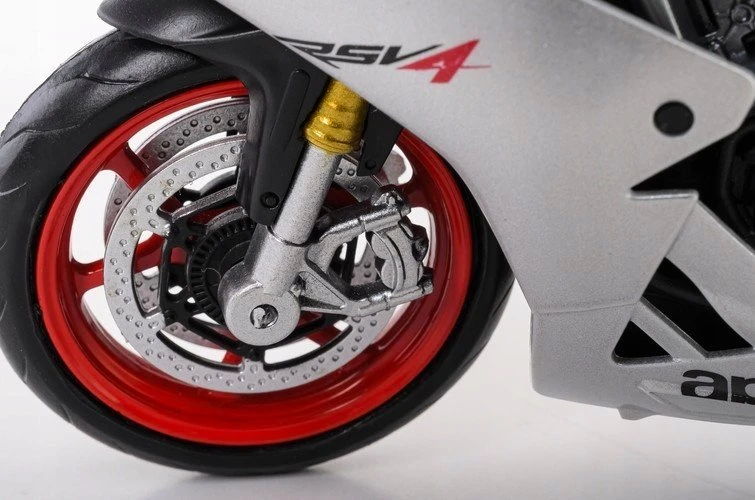 Daffi Model RMZ Hobby 1:12 Aprilia RSV4 silv H-134 81345