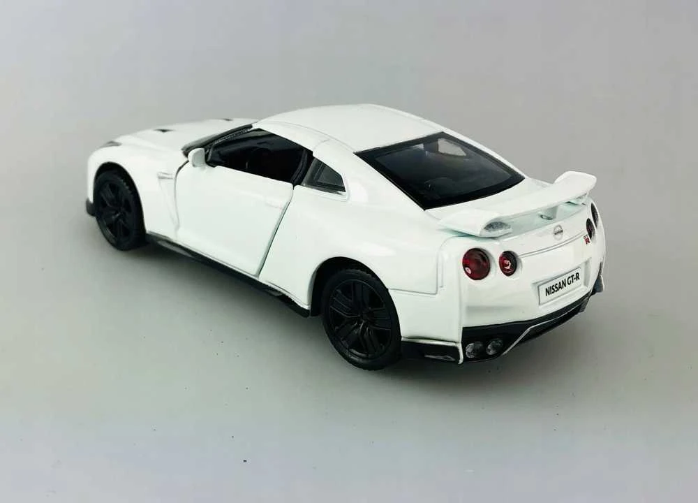 Daffi Model RMZ Nissan GT-R baltas K-857 18577