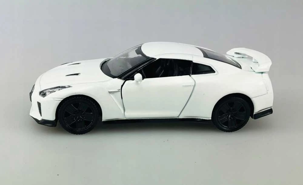 Daffi Model RMZ Nissan GT-R baltas K-857 18577