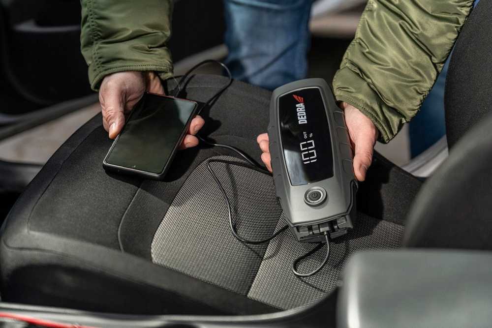 Dedra Powerbank 16000 mAh nešiojama baterija su variklio užvedimo funkcija, LCD ekranu