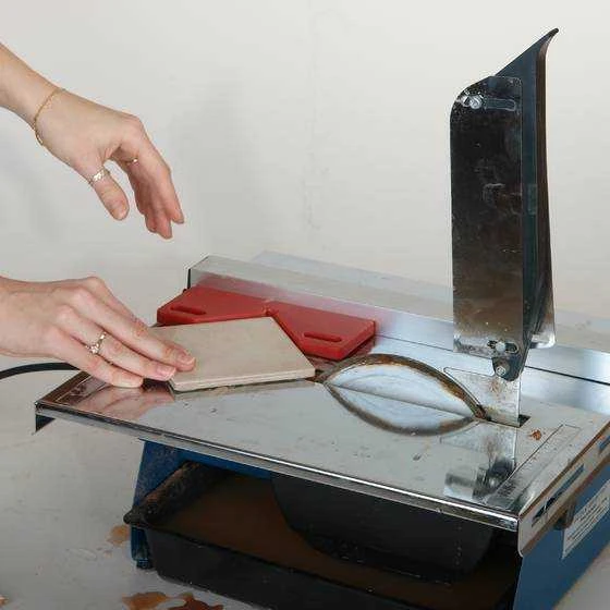 Dedra Elektrines plyteliu pjovimo stakles 450W 180mm