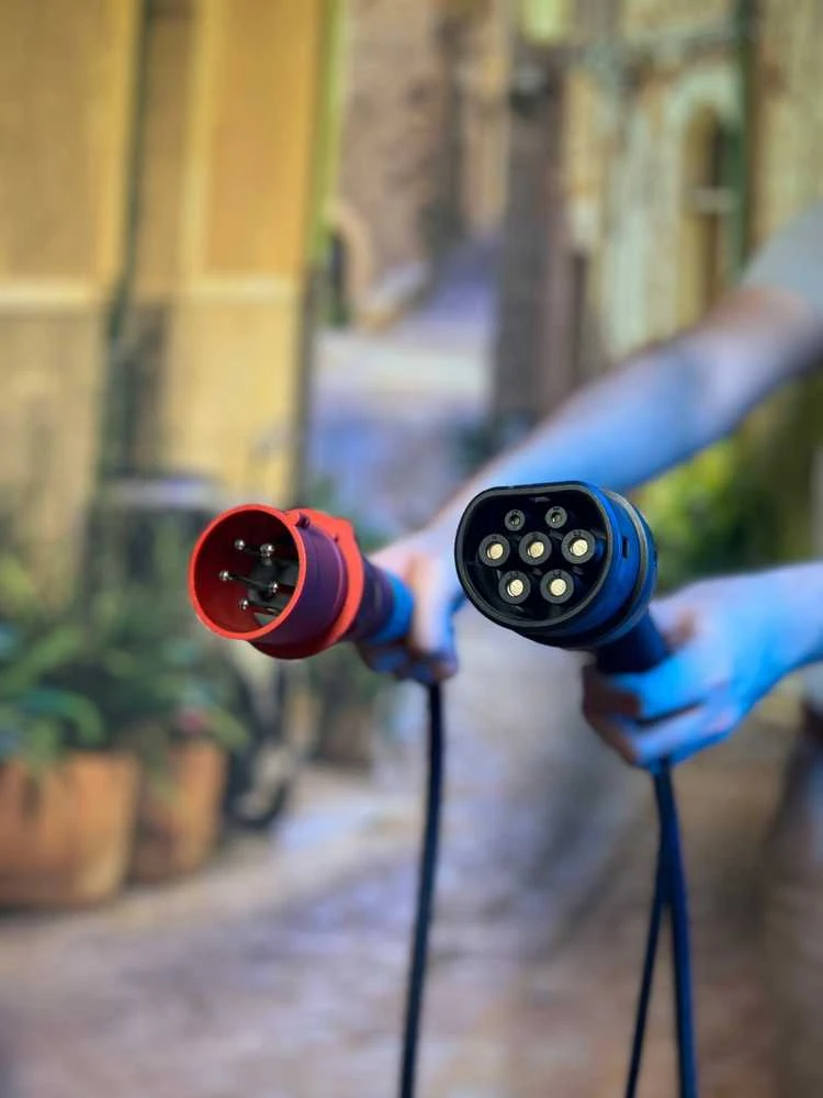 „DEFENZO WALLBOX HOME AC11“ išmanusis elektrinio automobilio įkroviklis