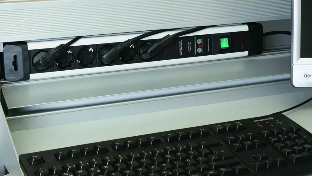 Dehn Maitinimo juosta Maitinimo juosta su viršįtampių apsauga ir tinklo filtru Tipas T3 3kA SFL PRO 6X 909250