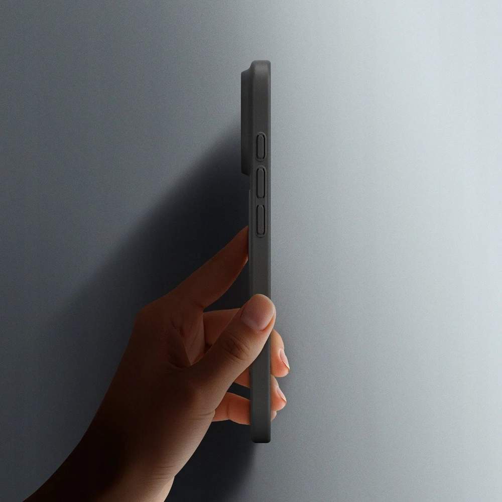 AmazingThing Minimal Air dėklas skirtas Apple iPhone 17 Pro Max suderinamas su MagSafe – juodos spalvos