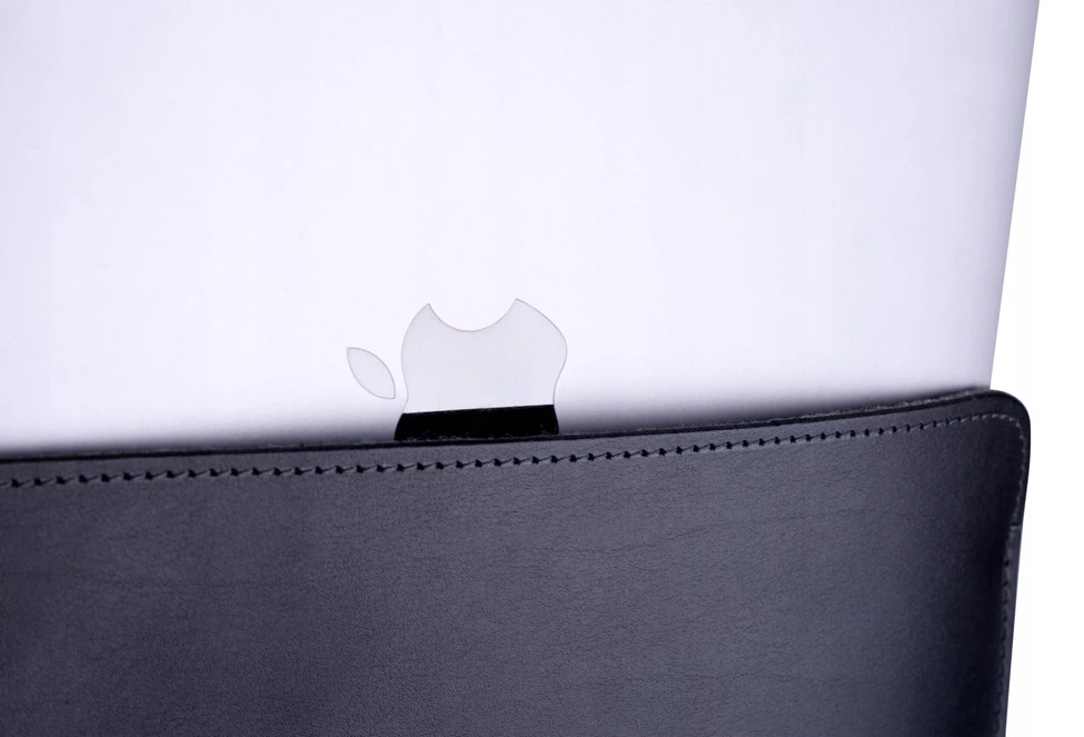 BALTAN Odinis dėklas Premium do MacBooka Pro 16" juoda