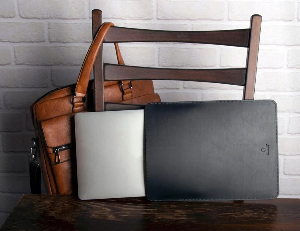 Dėklas Baltan etui do Apple MacBook Air 13 juoda